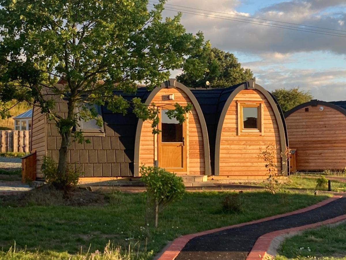 Hotel Squirrel Glamping Pod School House Farm Leighton  Zewnętrze zdjęcie