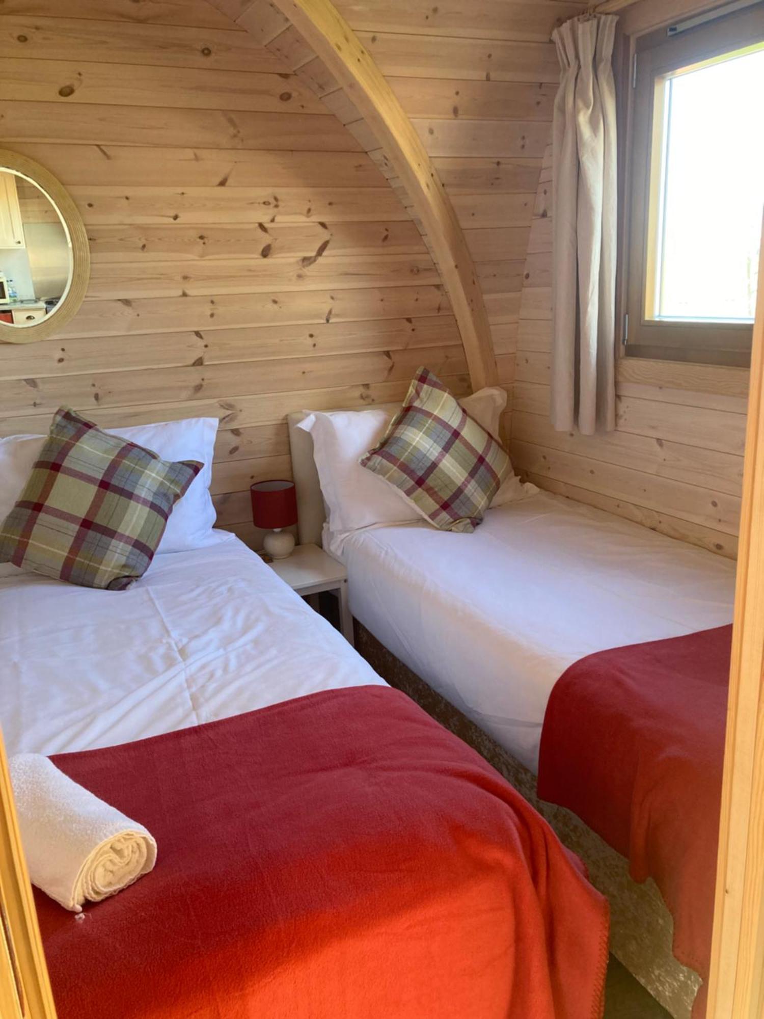 Hotel Squirrel Glamping Pod School House Farm Leighton  Zewnętrze zdjęcie